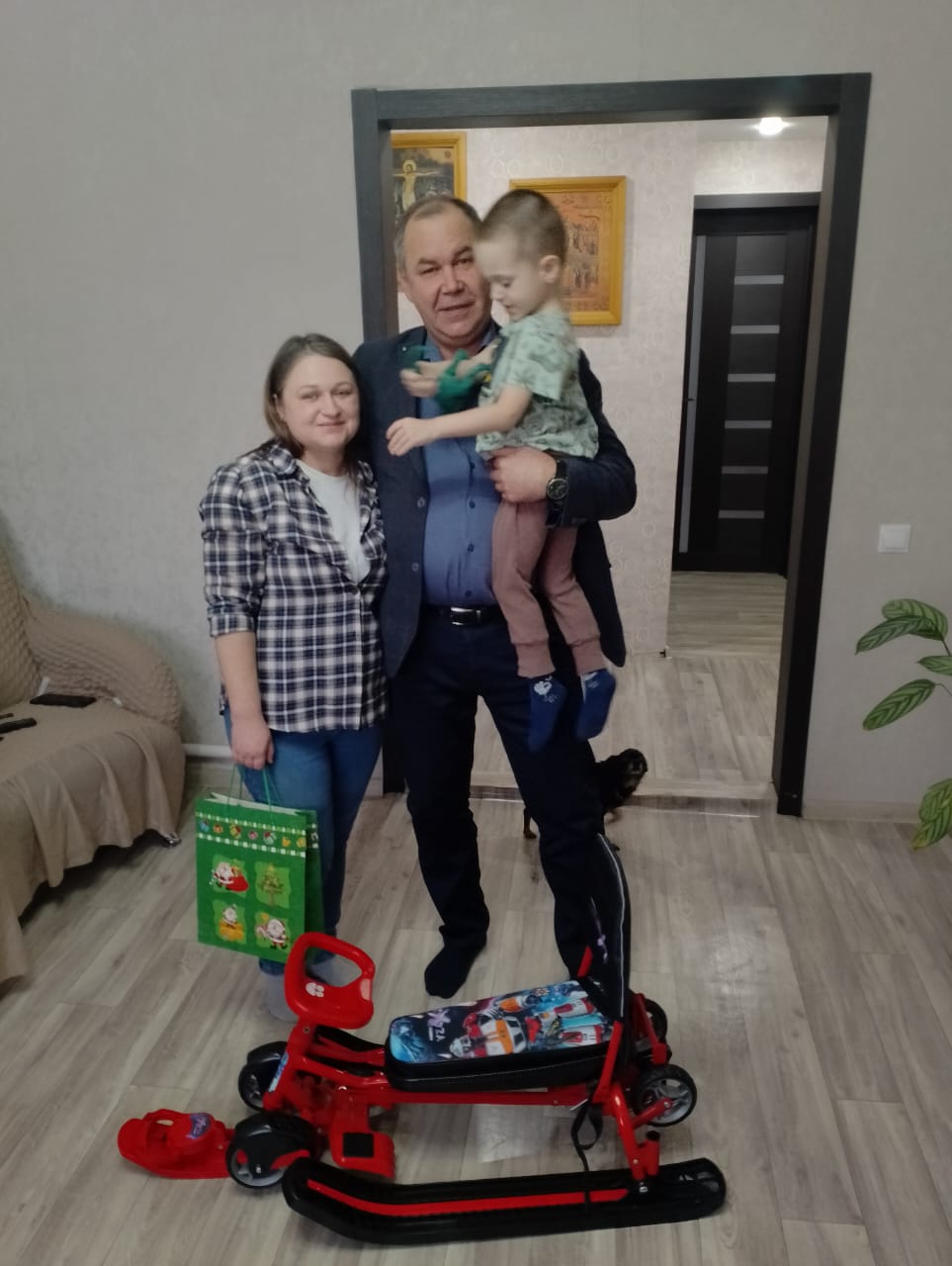 Председатель Сергей Вахрушев принял участие в общероссийской благотворительной акции «Елка желаний» 